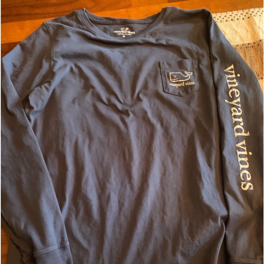 Mens Vineyard Vine shirt